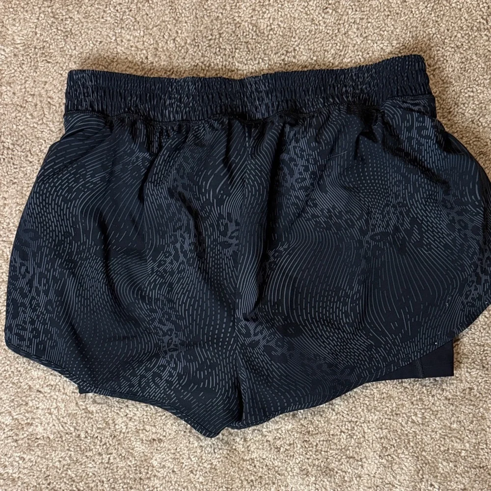 Sweaty Betty Black Patterned Athletic Shorts - Picture 3 of 3